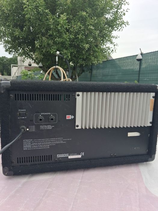 Mixer activ, Mixer amplificat Phonic
