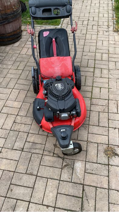 Masina de tuns iarba - Briggs & Stratton  Gude