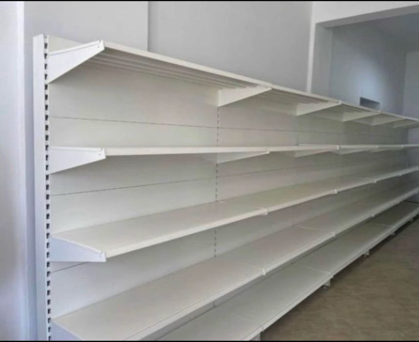 Rafturi de magazin