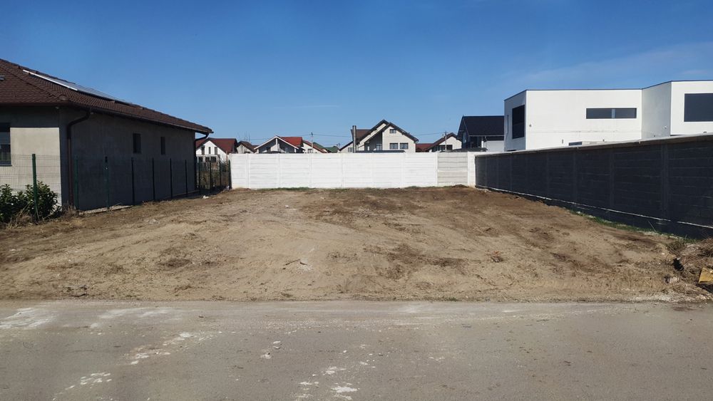 Vând teren STR. 10, Cartierul Tineretului