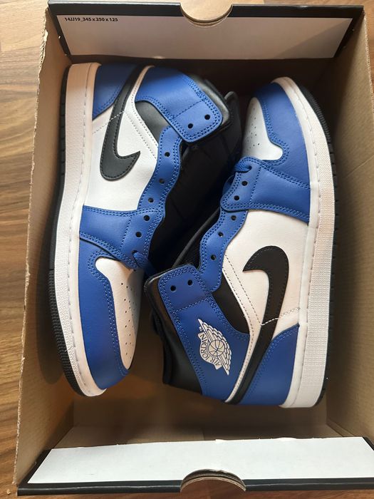 Мъжки снейкъри Nike Air Jordan 1 MID