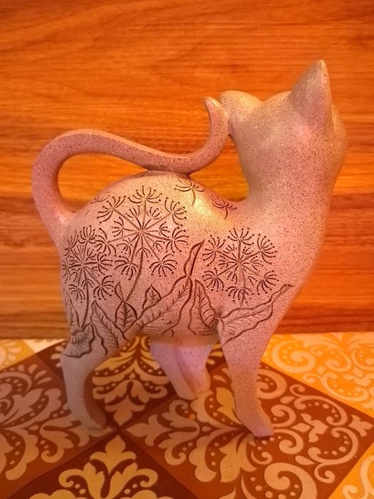 Статуетка -котка