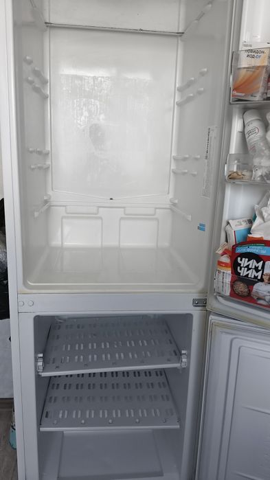 Холодильник Indesit