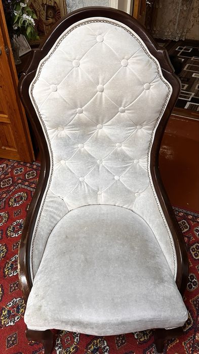 Мягкий стул «Трон»