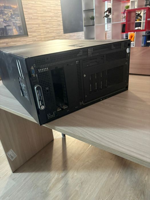 Сервер и стабилизатор напряжения