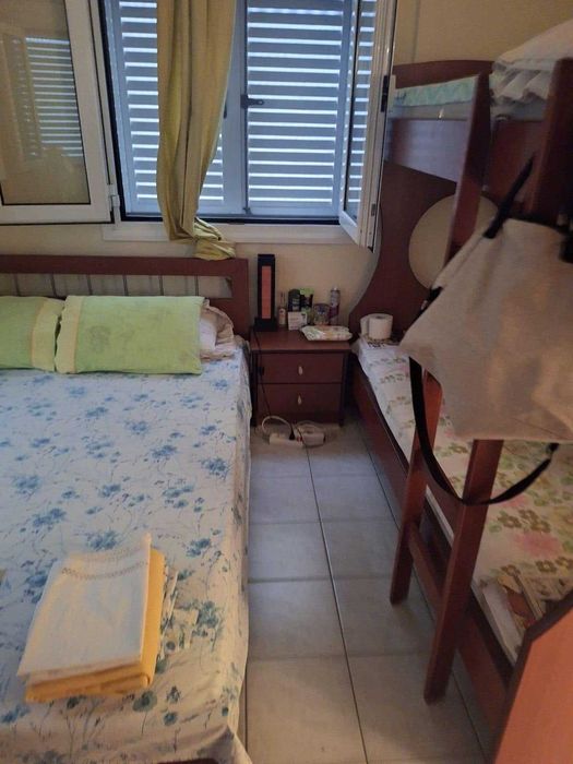 Продава триетажна къща 120 м2 с двор 280 м2 в Аспровалта, Гърция