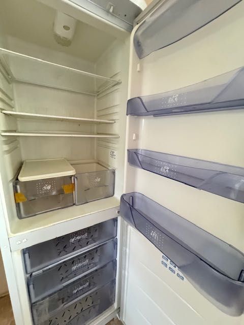 Холодильник Бирюса