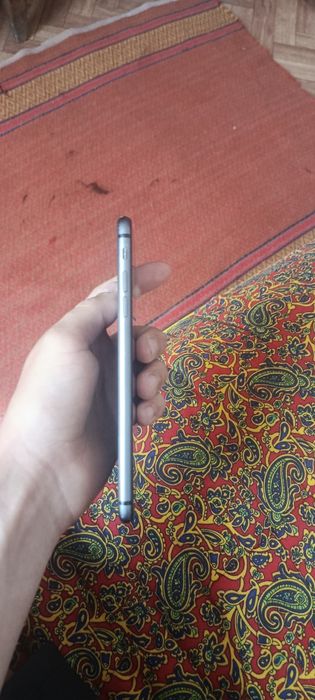 Продам Айфон 8+ !