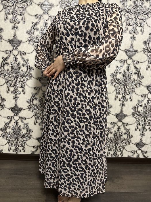 Ko'ylaklar holati a'lo.Kam kiyilgan.Razmer 50-54 gacha