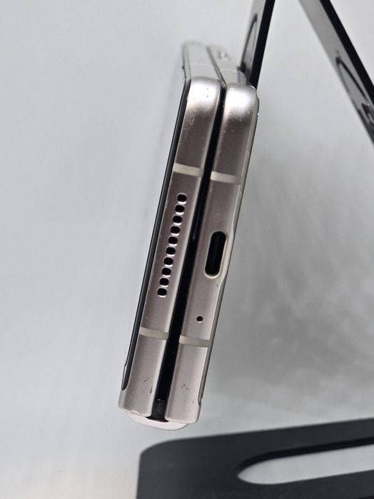 Samsung Galaxy Z Fold 3