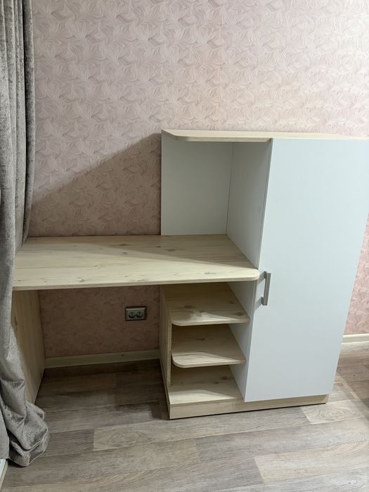 Шкаф с рабочим столом