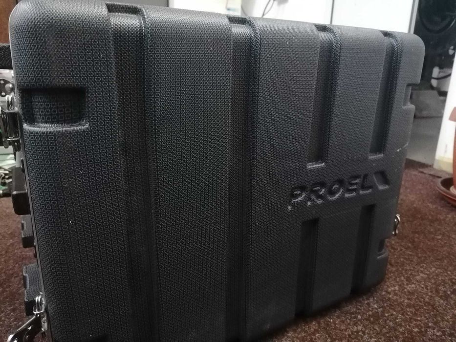 Rack portabil 8U PROEL