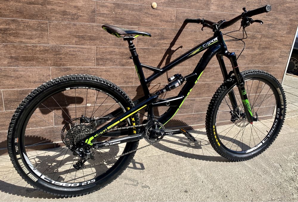 YT Capra 27,5 L отлично