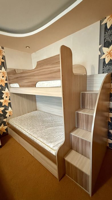 Двухярусная кровать.