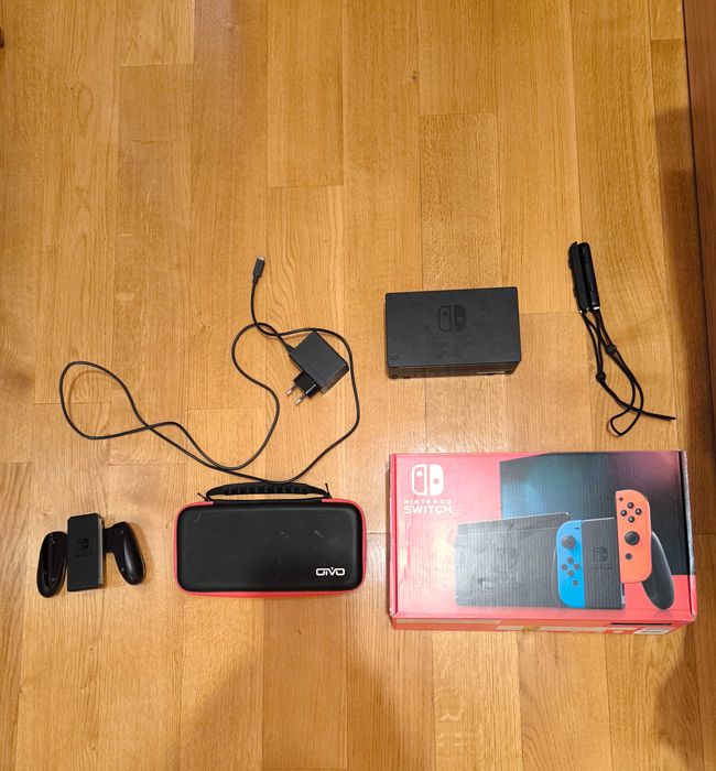 Nintendo Switch с игри и калъф