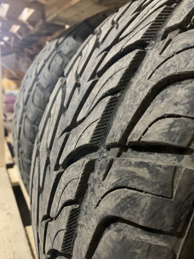 275 45 r20 maxxis