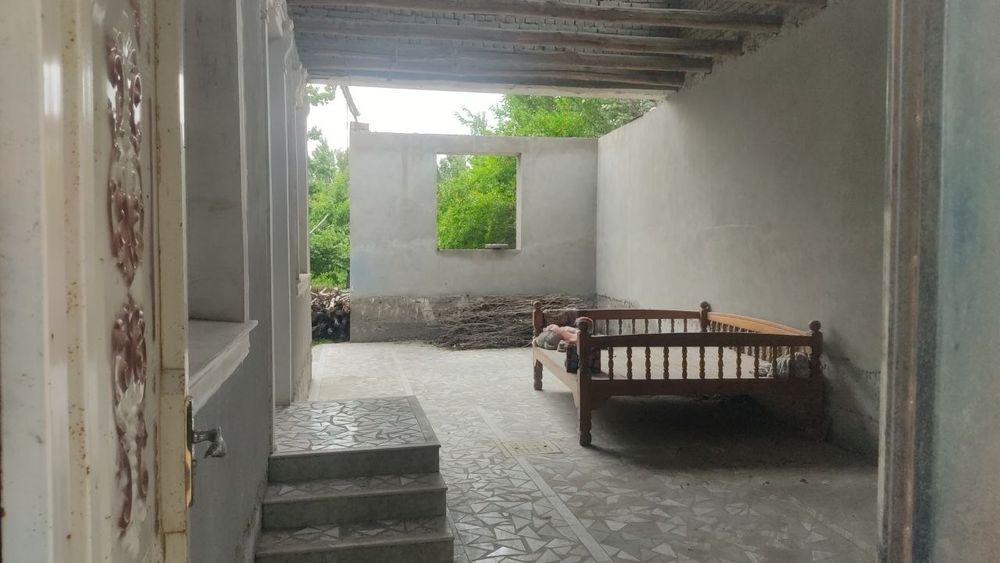 Uy sotiladi manzil Fargʻona viloyati Uchkoʻprik tumani olmurod mfy