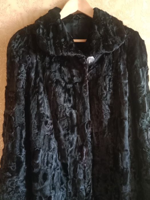 Шуба-сюртук каракуль