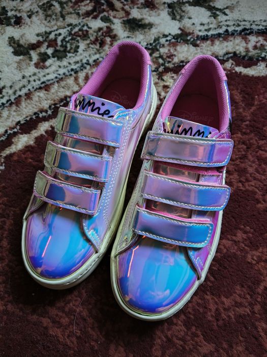 Adidași Mickey model holografic