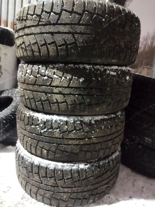 Шины зимние 236/55/18 комплект