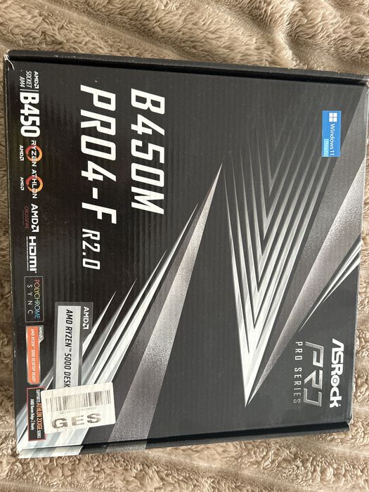 Vand placa de bază si procesor    procesor Ryzen 5 5500  Placa de baza b450