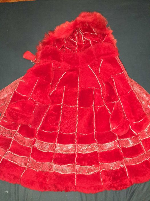 ЕСТЕСТВЕН КОСЪМ палто за р.122 см.