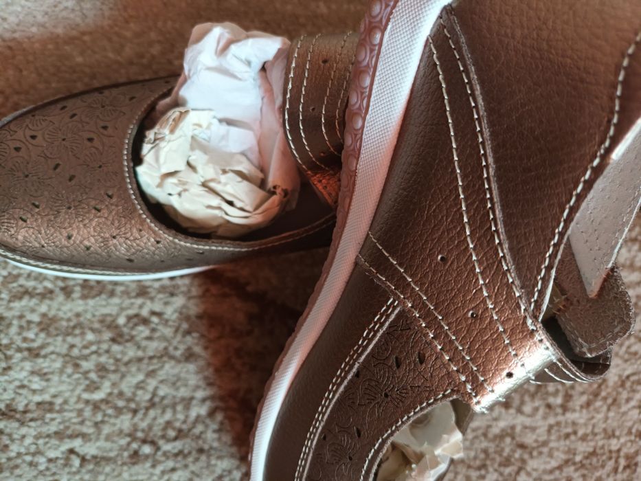 Дамски обувки от естествена кожа