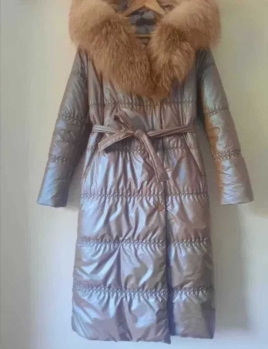 Geaca impermeabila cu gluga blana naturală detasabila