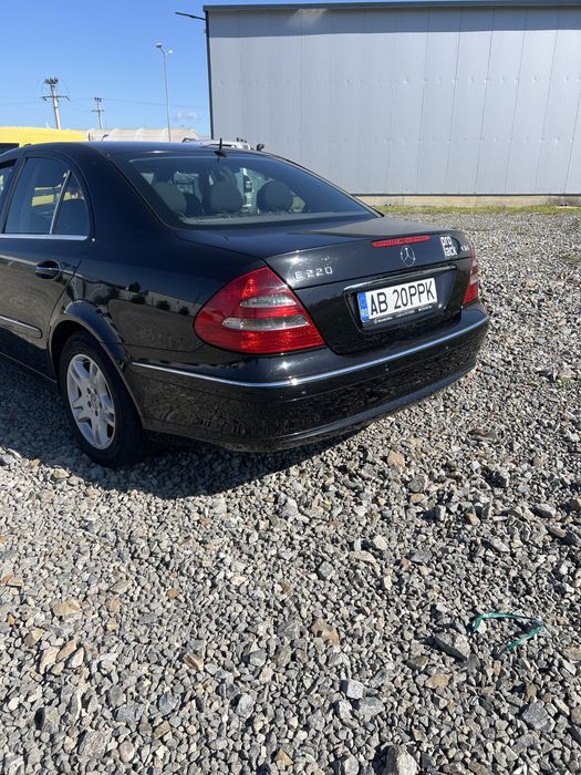 Mercedes E220, an 2004
