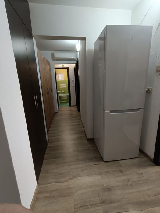 Inchiriez apt cu 3 camere, 380€