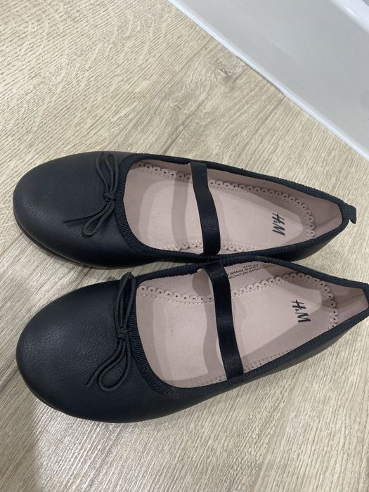 Продам туфли балетки для девочки h&m