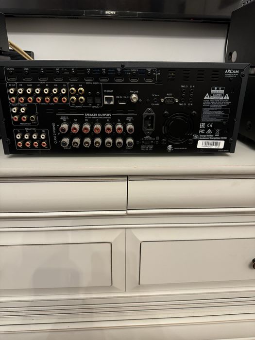 Arcam avr 550 Dolby Atmos cu boxe  Martin Logan