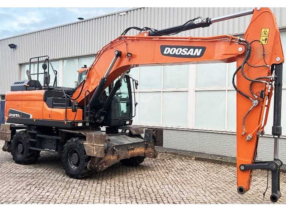 Колёсный экскаватор Doosan DX 210 W-5