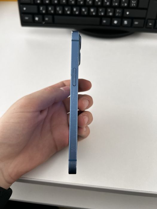 Продам айфон 13