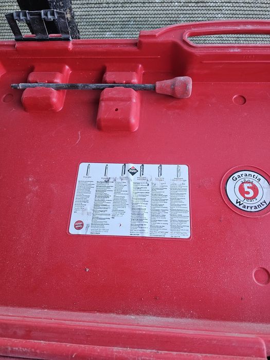 Mașina de gresie si faianță de la Ruby  original cu 6 plus unul cuțite