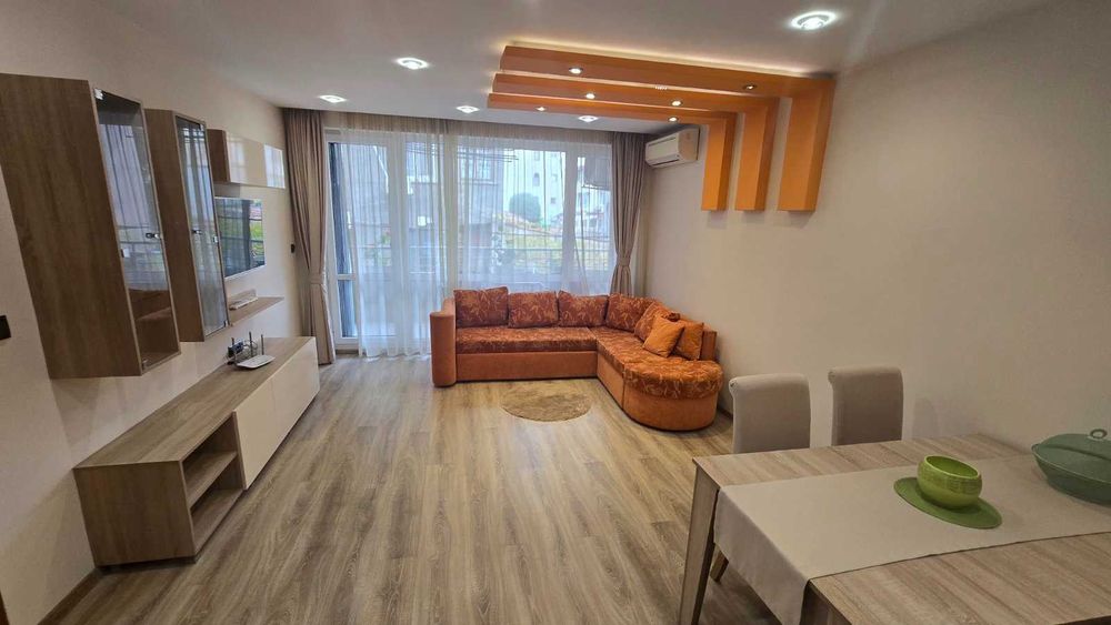 Център двустаен апартамент обзаведен