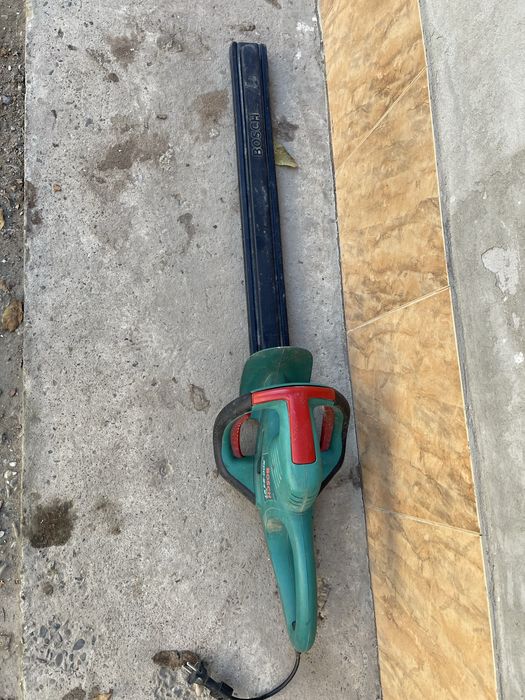 Fierastrau/foarfeca BOSCH electica tuns gard viu