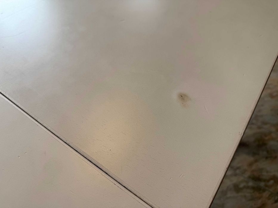 Продавам бяла разтегателна маса IKEA NORDVIKEN