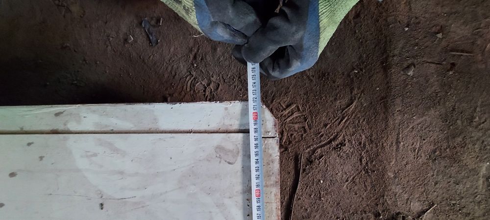 Продаю металлическую дверь