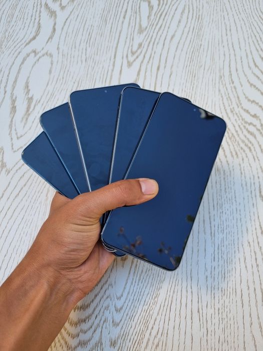 Samsung Galaxy S22+Plus 5G. OzU 8 GB. Joy 256 GB. Garantya ime o'tkan