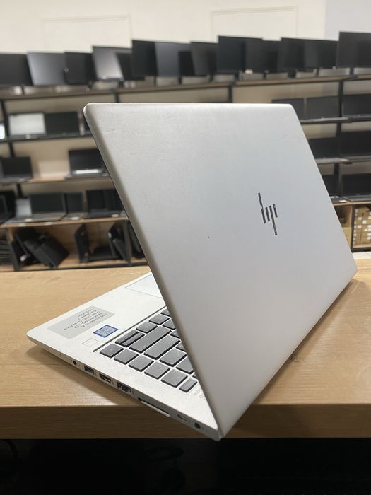 Ноутбук HP i5-8gen/RAM8/SSD512/UHD Graphics
