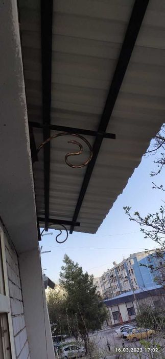 Установим. козырек.