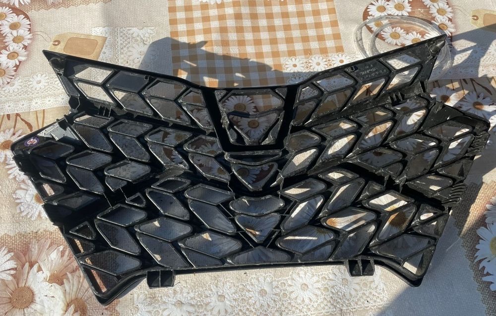 Vând Grilă față cf moto X4,X5 2023,2024+două brațe stabilizatoare