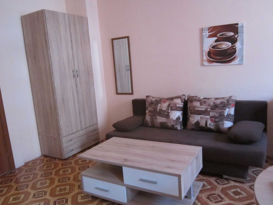 Дава се под наем Едностаен апартамент в Бургас, Възраждане - 30 кв.м за 127.5 € - Снимка #1