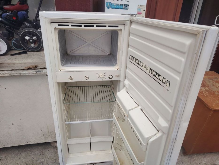 Срочно продам холодильник