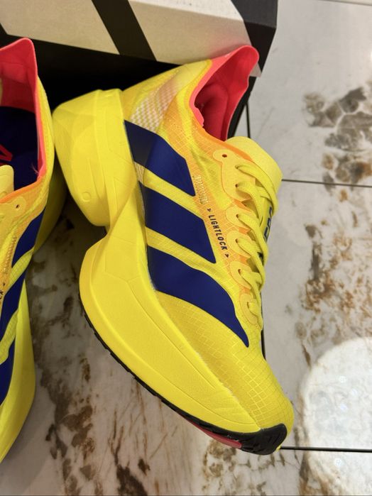 Adidas Adizero Adios Pro 4 în nuanța Pure Sulfur nr 41,5