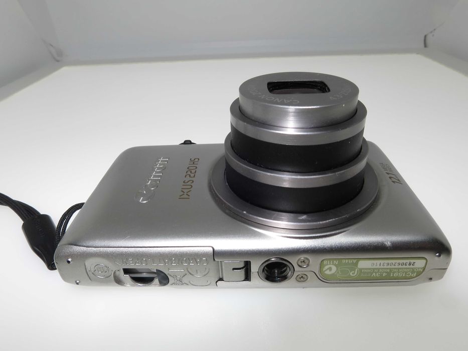 Canon IXUS 220 HS стилен качествен ултра компактен фотоапарат FULL-HD