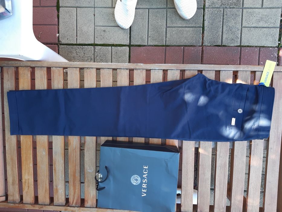 Vând pantaloni din denim Versace-originali!
