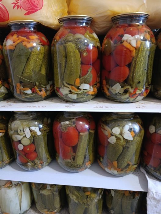 Огурцы,соленье,салаты