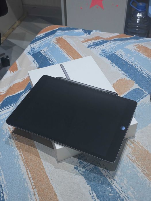 iPad 7-го 32GB Space Gray Wi-Fi + Коробка + Стилус ZAGG